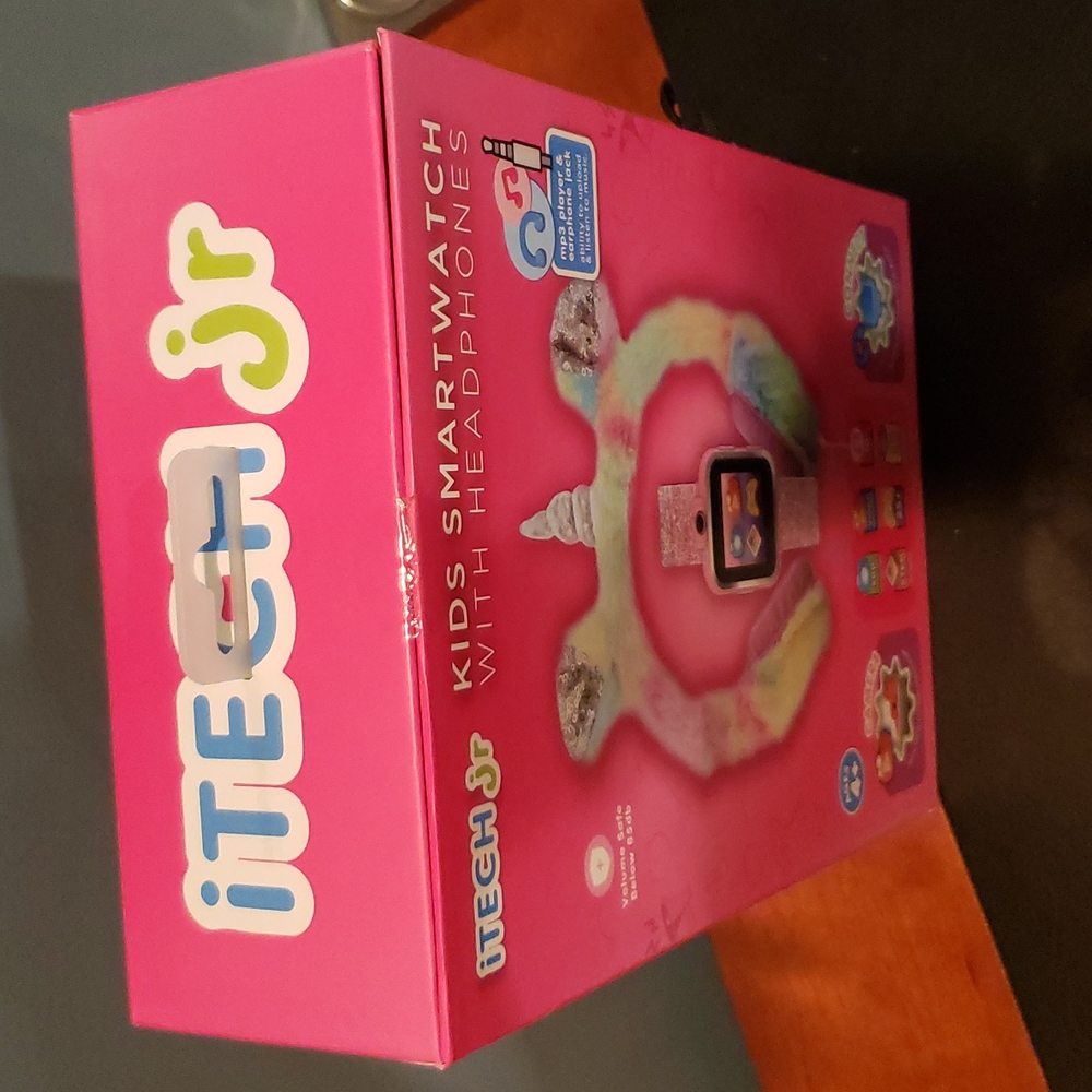 NWOT KIDS iTECH jr Kids Smartwatch with Headphones